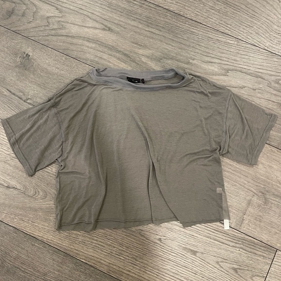 urban outfitters tee - Picture 1 of 3